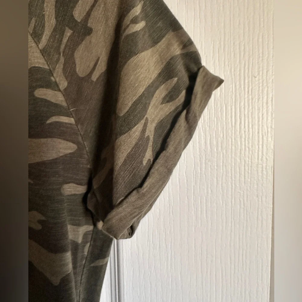 Sanctuary xS Camo V-Neck T-Shirt - Picture 4 of 6